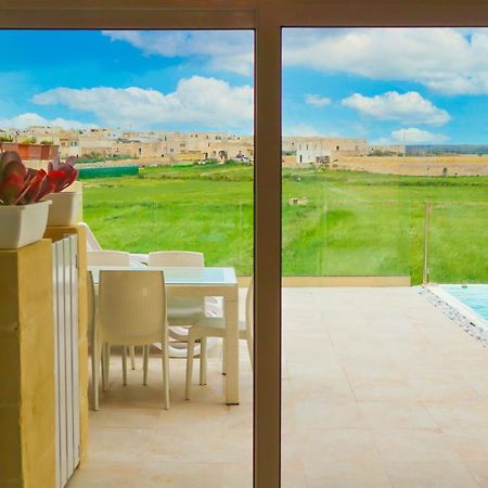 Inni Holiday Home With Infinity Pool Għarb Buitenkant foto