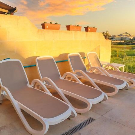 Inni Holiday Home With Infinity Pool Għarb Buitenkant foto