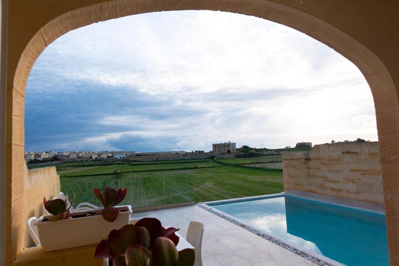 Inni Holiday Home With Infinity Pool Għarb Buitenkant foto