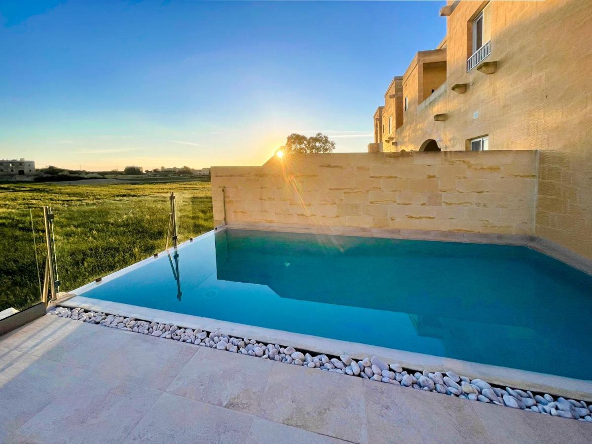 Inni Holiday Home With Infinity Pool Għarb Buitenkant foto