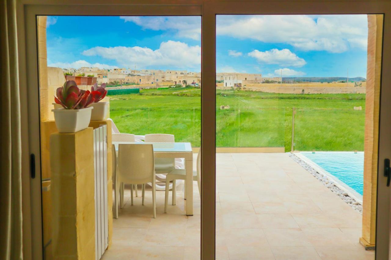 Inni Holiday Home With Infinity Pool Għarb Buitenkant foto