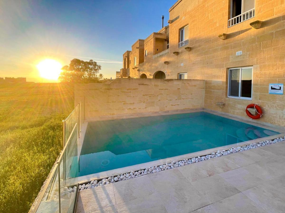 Inni Holiday Home With Infinity Pool Għarb Buitenkant foto